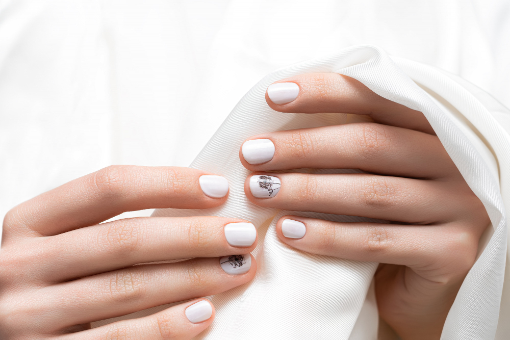 About us 1 242 nail 1 1 hori cc white gray